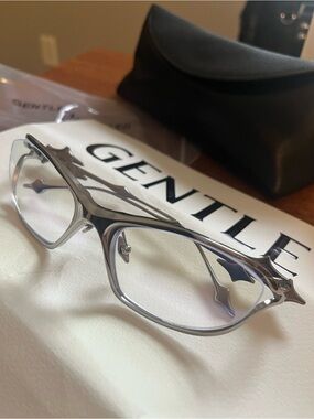 Gentle Monster BOLD - YTT 02 Silver Frame Clear Lenses
